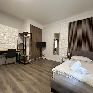 Riverside Airport Hotel